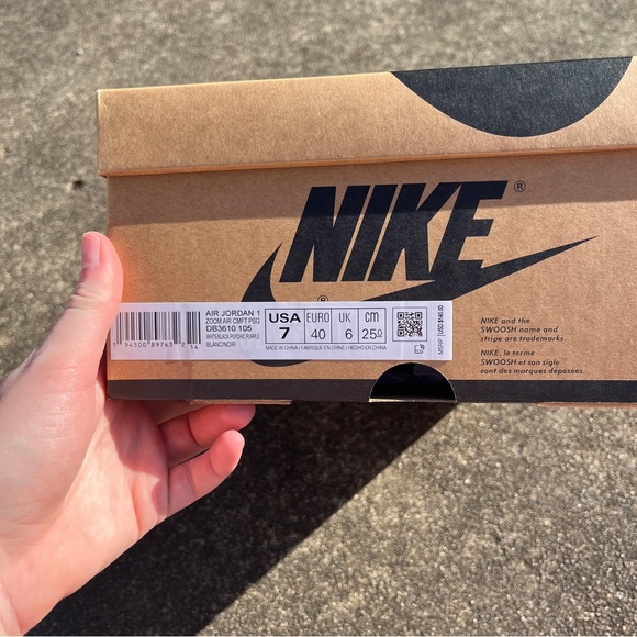 Nike Air Jordan 1 High Zoom Comfort PSG Size 7M / 8.5W New in Box - Picture 5 of 7